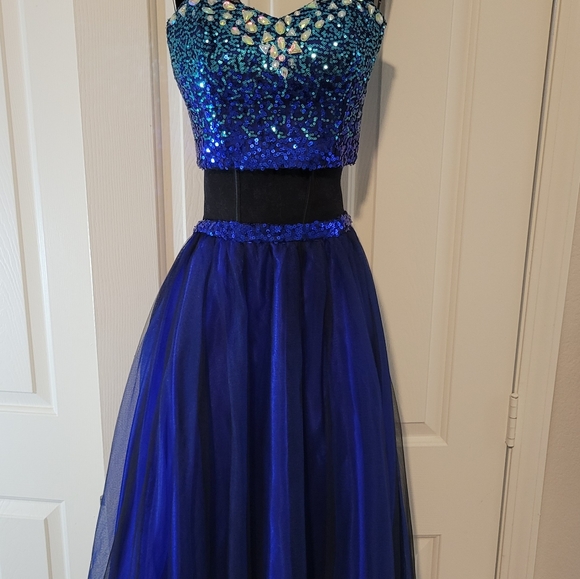 Dress - Picture 5 of 5